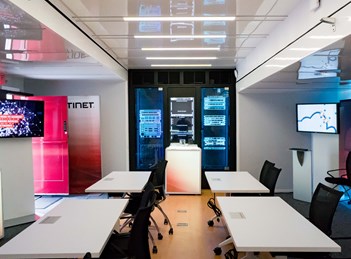 Mobile Briefing Centers: Reach More Key Decision Makers
