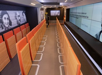 Mobile Museums: Engaging Visitors