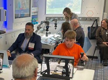 Partnering for Success: Curriculum Based Mobile Learning Tours